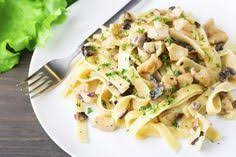 Envie De Varier Les Plaisirs Realisez Ces Delicieuses Pates Au Thon A La Creme Et Aux Champignons Une Rec Recette Pates Au Thon Plats Complet Pates Au Thon