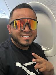 Solo cuando la vida nos pone frente a ciertas pruebas, comprendemos cuán  afortunados somos en realidad. A veces nos quejamos por tonterías y cosas  materiales, sin darnos cuenta de la gran bendición