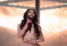 Ik zie het als een soort rise like a phoenix, maar dan met een vrouw op een stok ipv een vrouw met baard. Oostenrijk Wint 59e Eurovisie Songfestival Nederland Op 2 Songfestivalweblog Nl