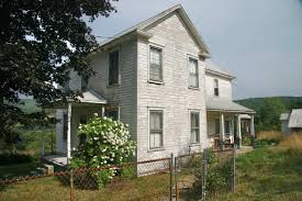 Back Road Farm House Old Farm Houses Farmhouse Exterior Farmhouse Style House