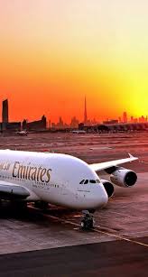 Dit Is Emirates Dat Vliegtuig Komt Uit Dubai Maar Ik Heb Deze Afbeelding Gekozen Omdat Ik Later Iets Met Vliegtu Emirates Airline Emirates Airbus Dubai Airport