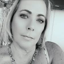 Who are the people in the class of 81 and 82 photo?