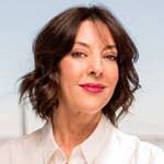 Leslie Blodgett's Instagram, Twitter & Facebook