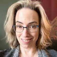 Amanda Lindner's Instagram, Twitter & Facebook