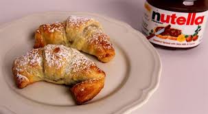 Delicious Nutella Croissants In 5 Easy Steps Croissant Recipe Nutella Croissant Nutella