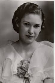 Elnora Reyes's Instagram, Twitter & Facebook