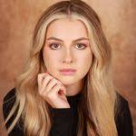 Mavis Meeks's Instagram, Twitter & Facebook