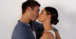 Lo dimostrano le dolcissime dediche e i tanti post. Belen Rodriguez And Antonino Spinalbese Here S The Reason Why They Can T Get Married Yet Curler Ruetir