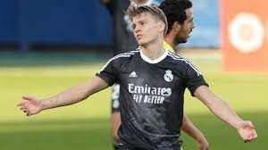 Martin odegaard · ode to joy · norwegian playmaker has joined the gunners in a deal rising to £34million after los blancos sanctioned his exit. Martin Odegaard Bei Arsenal Nur Noch Weg Von Real Madrid Sport Sz De