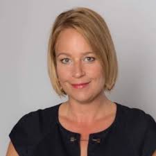 I was so touched and surprised when last Thursday I came to my office where  I found cake and balloons