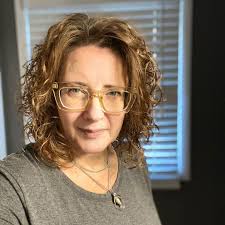 Lisa Storer (@lisa_midlife_mentor)