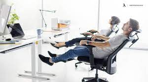 It supports your lumbar very strongly so, you don't have to suffer from sciatica anymore. 3 Top Rated Office Chairs For Sciatica Pain In 2021