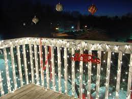 Simple Ways To Effectively Decorate A Small Apartment For Christmas Christmas Decorations Apartment Christmas Apartment Christmas Decor Diy