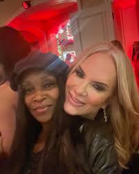 Last night's Maloof and Niecy Nash Betts Holiday Party was a blast … even  with all the rain. I met some good people and saw some old friends. I also  taught my