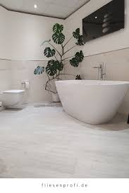 Fliese Holzoptik Grau Silber Axi Silver Fir Atlas Concorde Holzoptik Fliesen Holzoptik Bad Und Fliesen Wohnzimmer