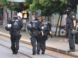 Police in the southern german state of bavaria say officers and emergency personnel are attending an incident at barbarossaplatz in central würzburg. S0rjy2q8 Qdsnm
