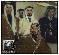الملك عبدالعزيز آل سعود والامير سلطان بن عبدالعزيز والشبخ يوسف ياسين royal family rare pictures king queen