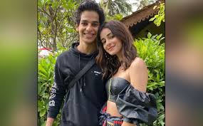 Ananya pandey is an indian actress and is also the daughter of veteran actor, chunky pandey. Ananya Panday Jets Off To Maldives With Ishaan Khatter To Ring In New Year S What S Cooking Good Looking