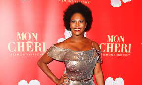 She is the sister of fellow professional oti mabuse. Strictly S Motsi Mabuse Reveals Her Daughter S Surprising Secret Talent Hello
