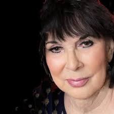 God Bless this sweet dog. Hi sweetie.🐾