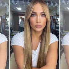 2021 medium length hairstyles with curtain bangs. Jennifer Lopez Just Got A Blunt Curtain Fringe And We Re Obsessed Elle Canada