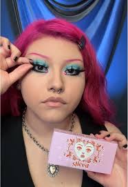 Smooch👄 @Catrice Cosmetics True skin foundation * @ONE SIZE BEAUTY  Translucent powder * @sugarpill Fun size too palette and bulletproof  eyeshadow @Trixie Cosmetics Hotline pen eyeliner, Jackie frost ...