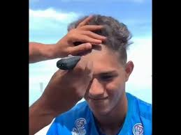 Soccer boys getting their heads totally shaved [23A24D]