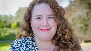 Elizabeth Wampler's Instagram, Twitter & Facebook