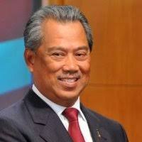 Di bawah merupakan senarai barisan menteri kabinet malaysia bersama portfolio kepada pencari kerja kerajaan dan bakal calon temuduga kerja kerajaan pastikan anda ingat senarai nama menteri kabinet 2020 ini. Biodata Tan Sri Muhyiddin Yassin Bekas Timbalan Perdana Menteri Malaysia