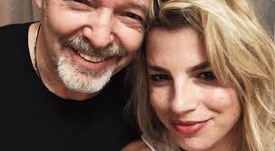 Emma marrone, the first photo on instagram after the operation. Emma Marrone E La Gioia Su Instagram La Sua Canzone E Prima In Classifica