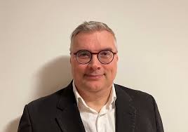 De to partiene representerer hele bygda, men ingen ville stille med  ordførerkandidat: