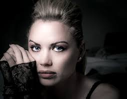 Christina Zabat Projektit :: Photos, videos, logos, illustrations and  branding :: Behance