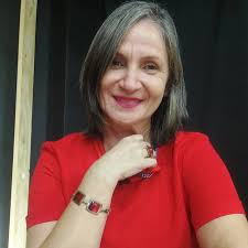 Elizabeth Renz l Jornalista l Produtora de Conteúdo (@bethrenz) • Instagram  photos and videos