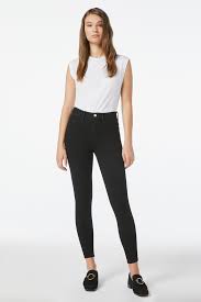 Optez pour ce jean noir homme en taille slim. Frame 24 Hour Jean Noir