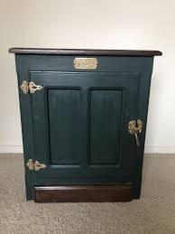 White Clad Ice Box End Table In Hunter Green Chalk Paint With Dark Brown Wood Stain Top H 25 X W 1 Painting Oak Cabinets Painted Side Tables Green Wood Stain