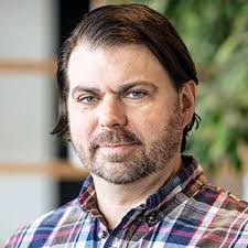 Kevin Sprouse's Instagram, Twitter & Facebook