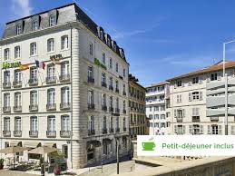 Situé au centre de biarritz, l'hôtel 3 étoiles résidence vacances bleues le grand large est à deux pas de l'aquarium de biarritz. Hotel A Bayonne Ibis Styles Bayonne Centre Gare All