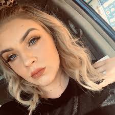 Misty Loomis's Instagram, Twitter & Facebook