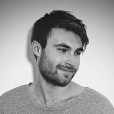 Luis Hill's Instagram, Twitter & Facebook