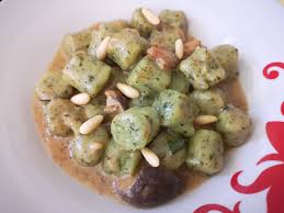Check spelling or type a new query. Gnocchi Di Patate Agli Spinaci Con Sugo Ai Funghi Porcini E Pinoli Semplicemente In Tavola