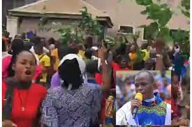 The cleric of the adoration ministry, enugu, has been in the ohanaeze youth council has now claimed that the priest was missing. Oldhicgf1zy9em
