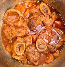 Ideale per una cena informale, ecco come prepararlo! Cucina Con Ruben Ossobuco In Umido Cotto A Fuoco Bassissimo Per 2 Ore Con Sedano Carota Cipolla Aglio Vino Bianco E Un Goccio Di Passata Di Pomodoro Facebook