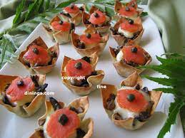 These are essentially, finger foods that you eat before a main meal. Quick And Easy Appetizers And Party Trays Finedinings Com Gourmet Recipes
