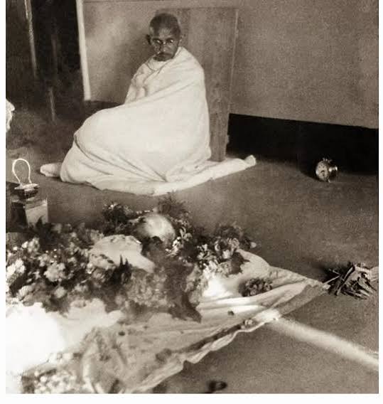 Mahatma Gandhi draped in a shawl , looking at his beloved wife Kasturba Gandhi. (February, 1944) (1076x1132) : r/IndiaSpeaks