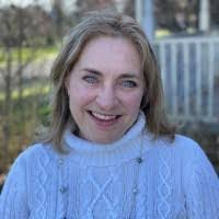 Lisa Snover's Instagram, Twitter & Facebook