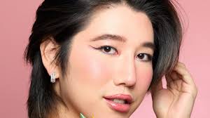 Dalla Corea del Sud all'Italia: la storia di Eric Shin, creator queer in  ascesa