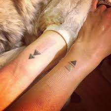 Pin By Zy Luzader On Permanent Poke Tattoo Stick Poke Tattoo Hand Poked Tattoo