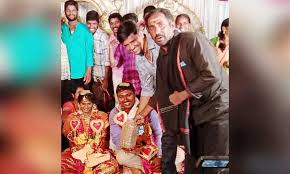 Seems like running out of ideas on what gift should you give to your newlywed friends? Visakhapatnam Newly Married Couple Gets Sand As Wedding Gift