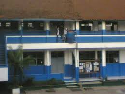 Wali kota cimahi, ajay m priatna, bersama kepala dinas pendidikan kota cimahi, hendra gunawan, menjelaskan kota cimahi akan memiliki 3 smp negeri baru. Smpn 10 Cimahi Smpn 10 Cimahi