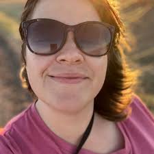 Tally Youngblood returns in YOUNGBLOODS, book 4 of the IMPOSTORS series.  Are you excited? It's out NOW. I got to give Joey King an advance copy